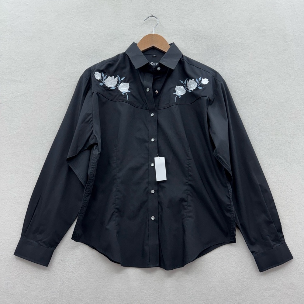 White Horse Women’s Medium Black Pearl Snap Rose Embroidered Western Shirt NWT